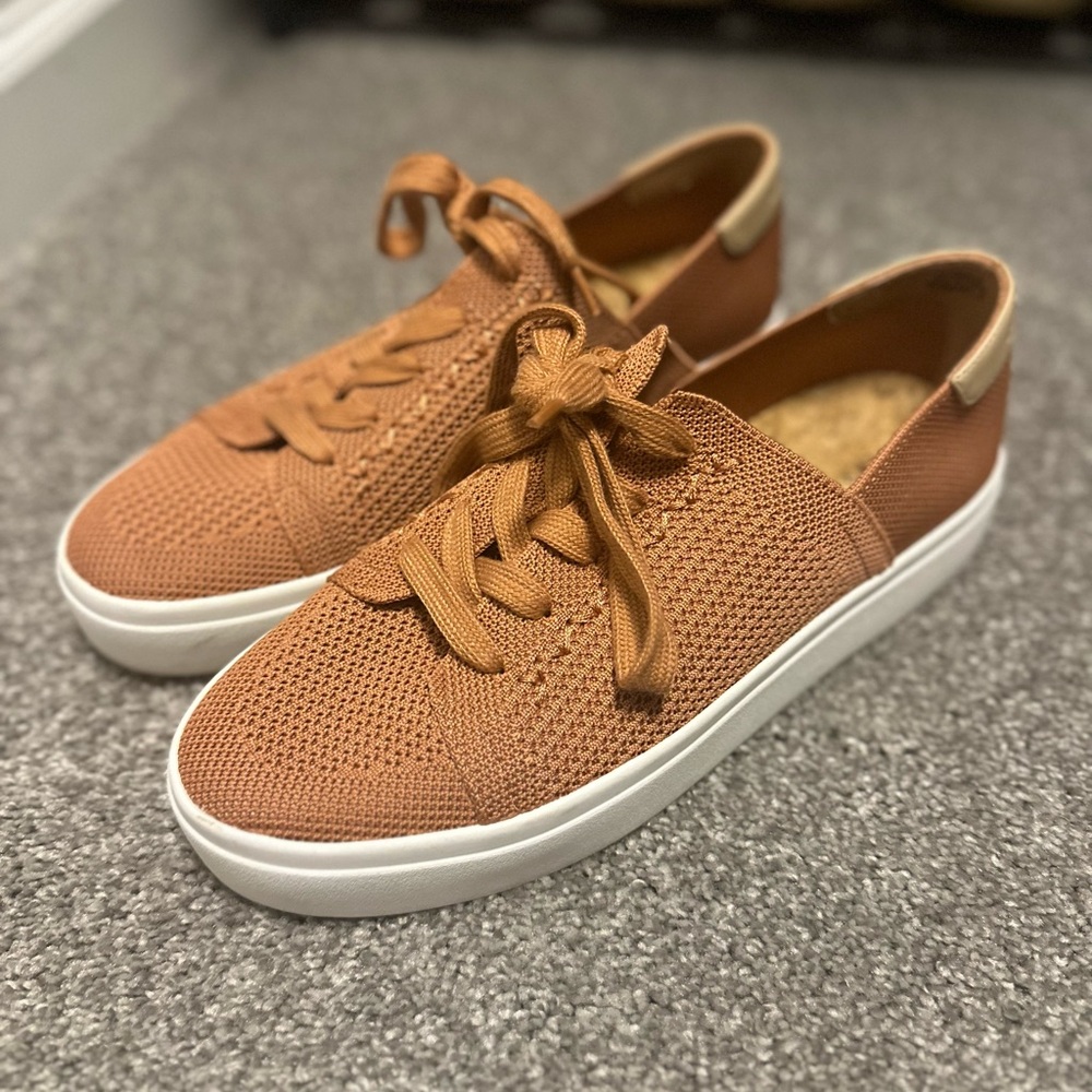Lucky Brand Tenuda Sneaker Women Size 10